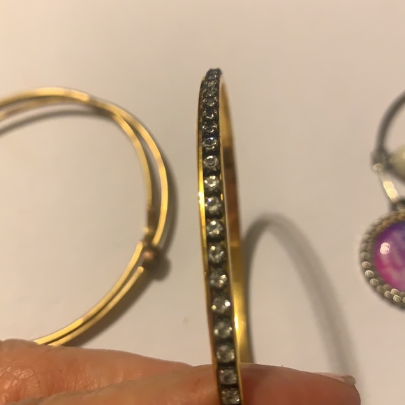 Bundle of five bangle bracelets - Picture 4 of 6